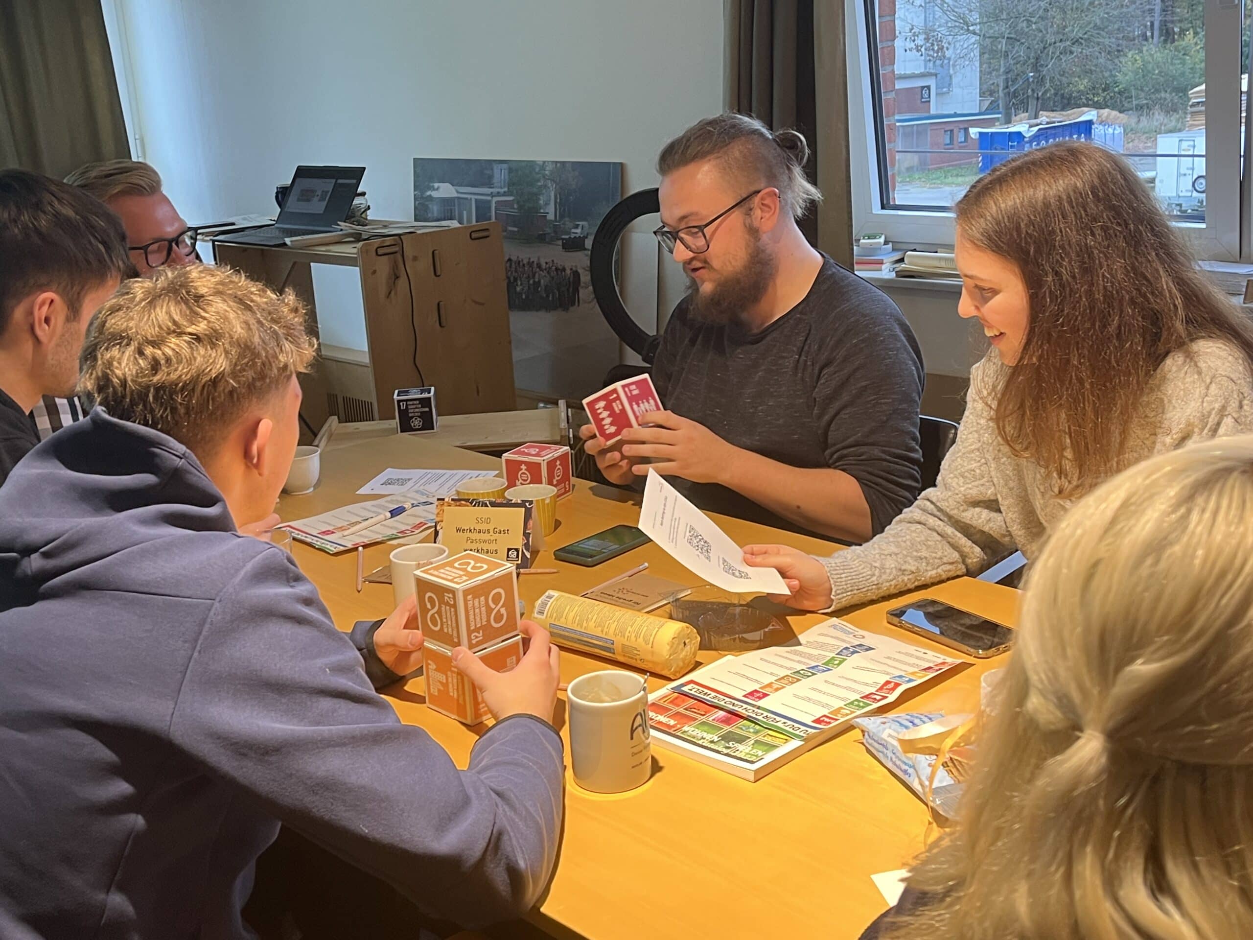 Jugendliche beim Workshop